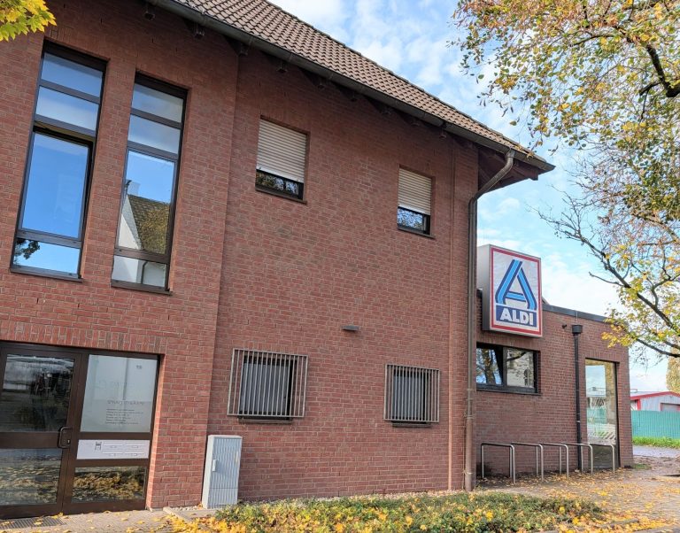 Praxiseingang der Logopädie Lesya Seifert in Wetter – Gebäudeansicht von der Straße. Kostenfreie Parkplätze vor der Haustür.